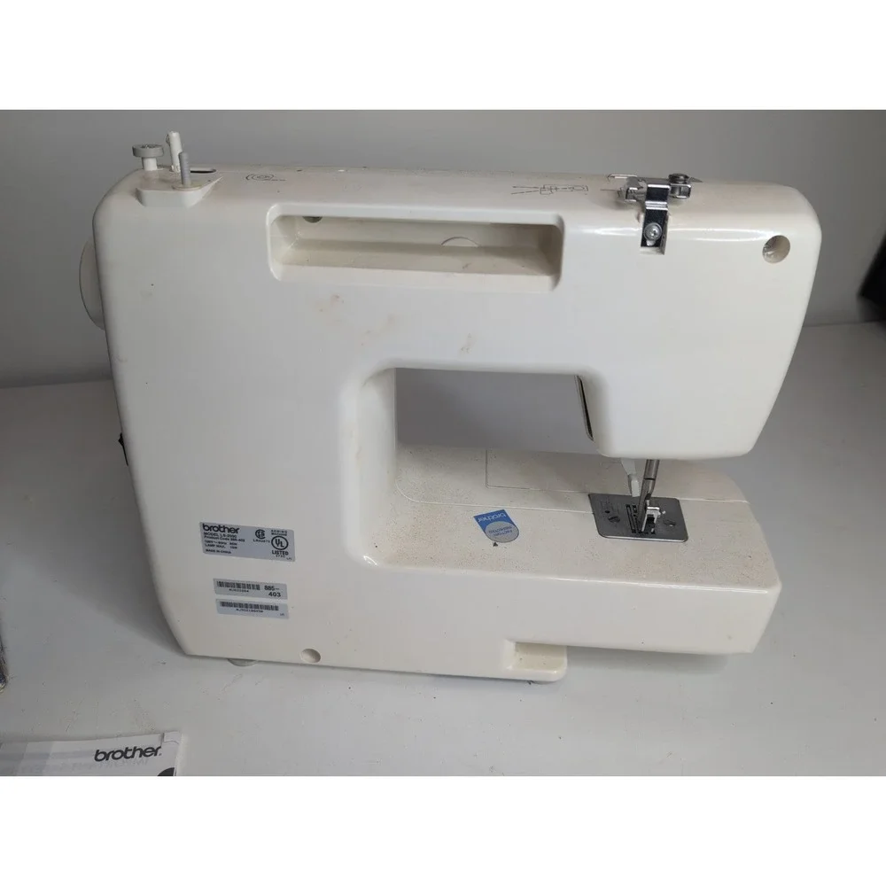 Brother LS - 2000 Easy To Use Fullsize Sewing Machine With Original Box + Manual